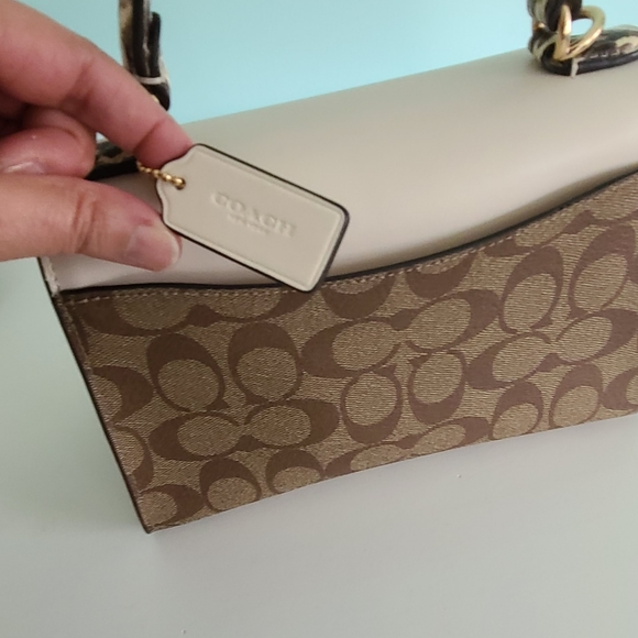 🎉HP!🎉 Coach Handbag Monogram - Picture 6 of 10